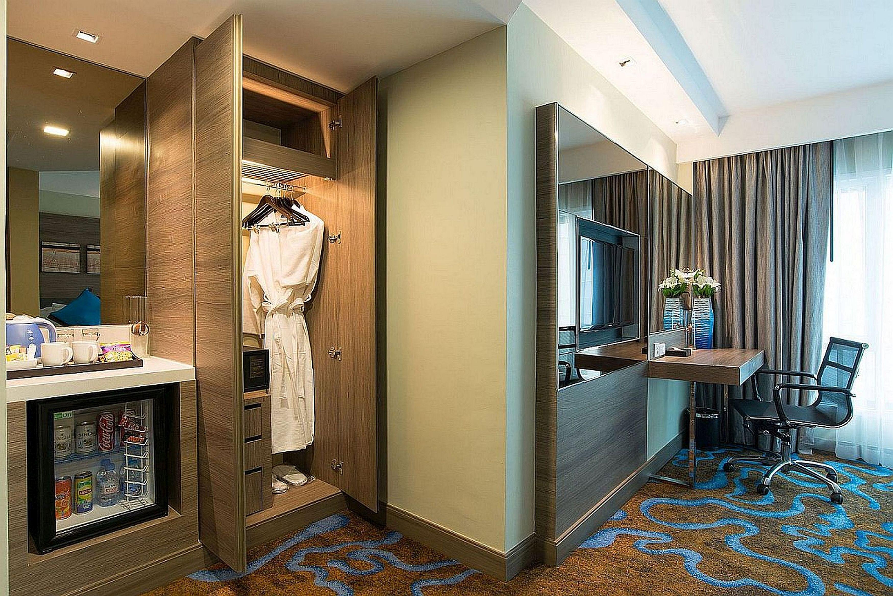 Отель Citrus Sukhumvit 11 By Compass Hospitality Бангкок
