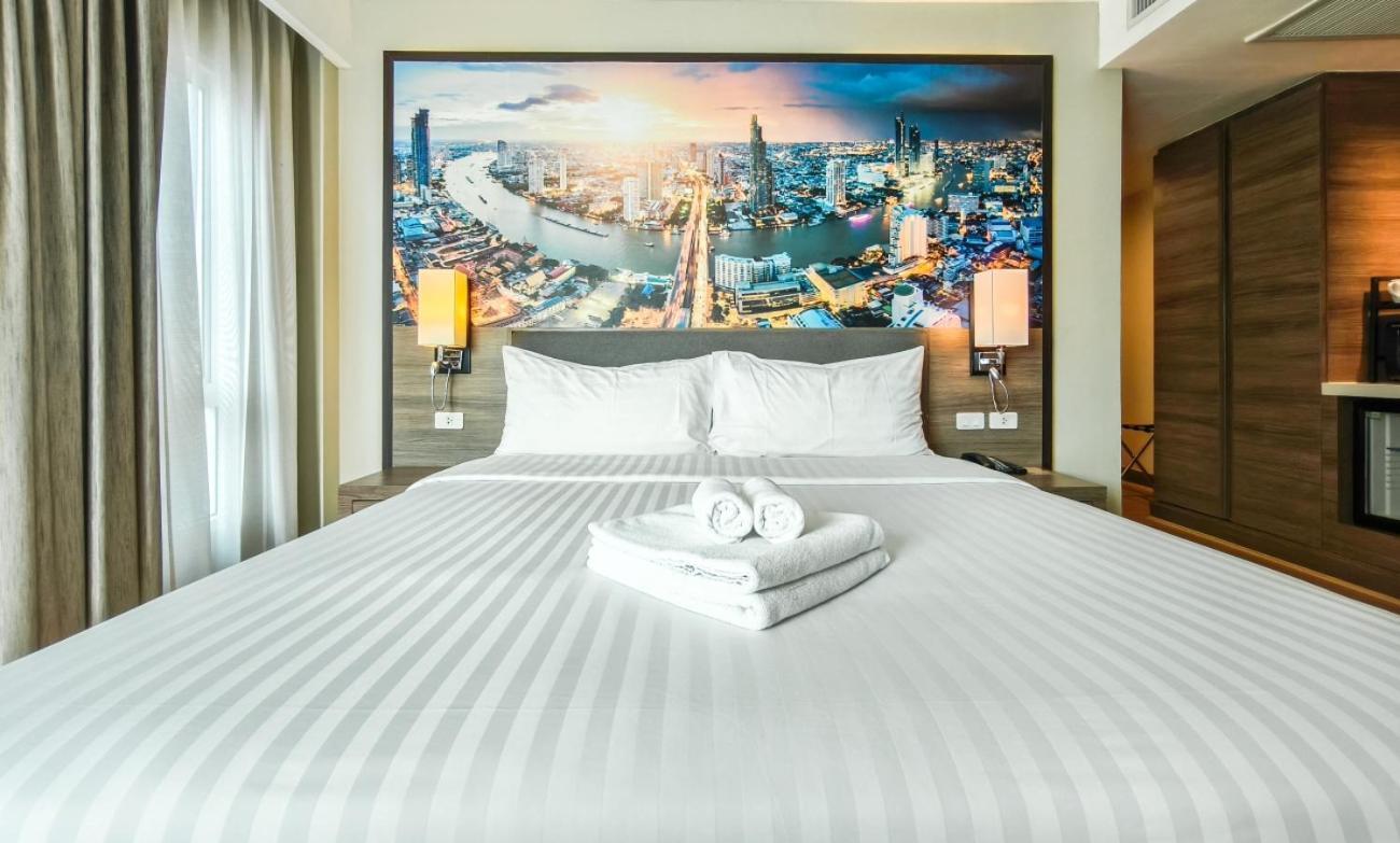 Отель Citrus Sukhumvit 11 By Compass Hospitality
