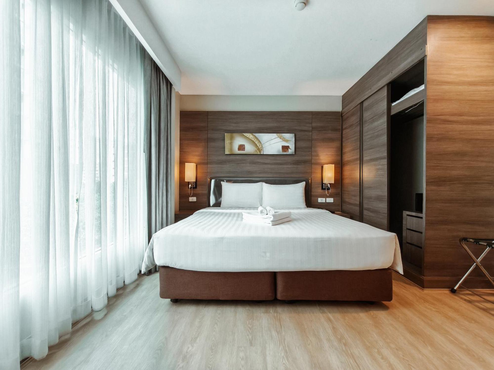Отель Citrus Sukhumvit 11 By Compass Hospitality Бангкок