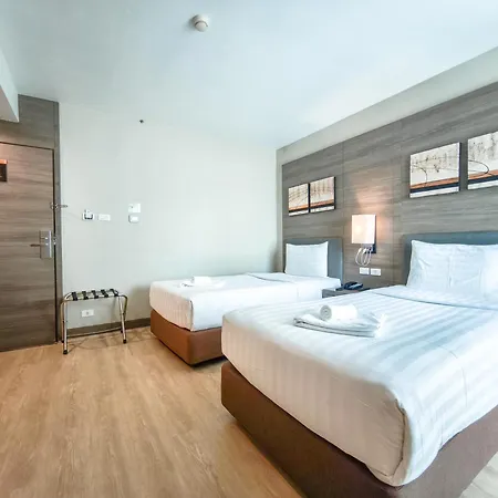 Citrus Sukhumvit 11 By Compass Hospitality Hotel Bangkok Exterior photo