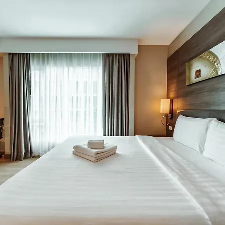 Citrus Sukhumvit 11 By Compass Hospitality Hotel Bangkok Exterior photo